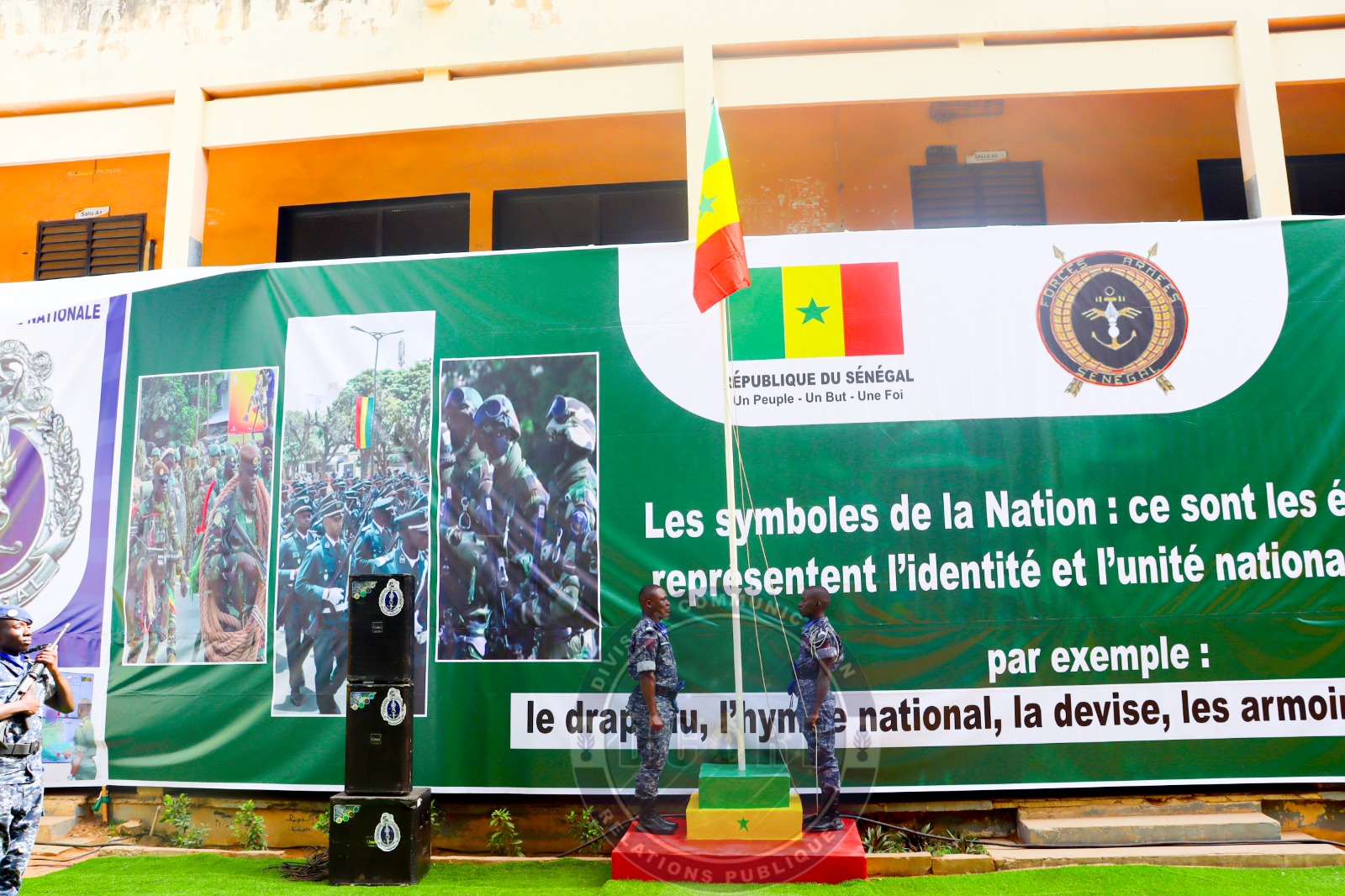 Mise en œuvre concept armée - nation rénové : le CEM Mamadou DIAW de Thiès hôte du ministre des forces armées et de la Gendarmerie nationale - Image 4